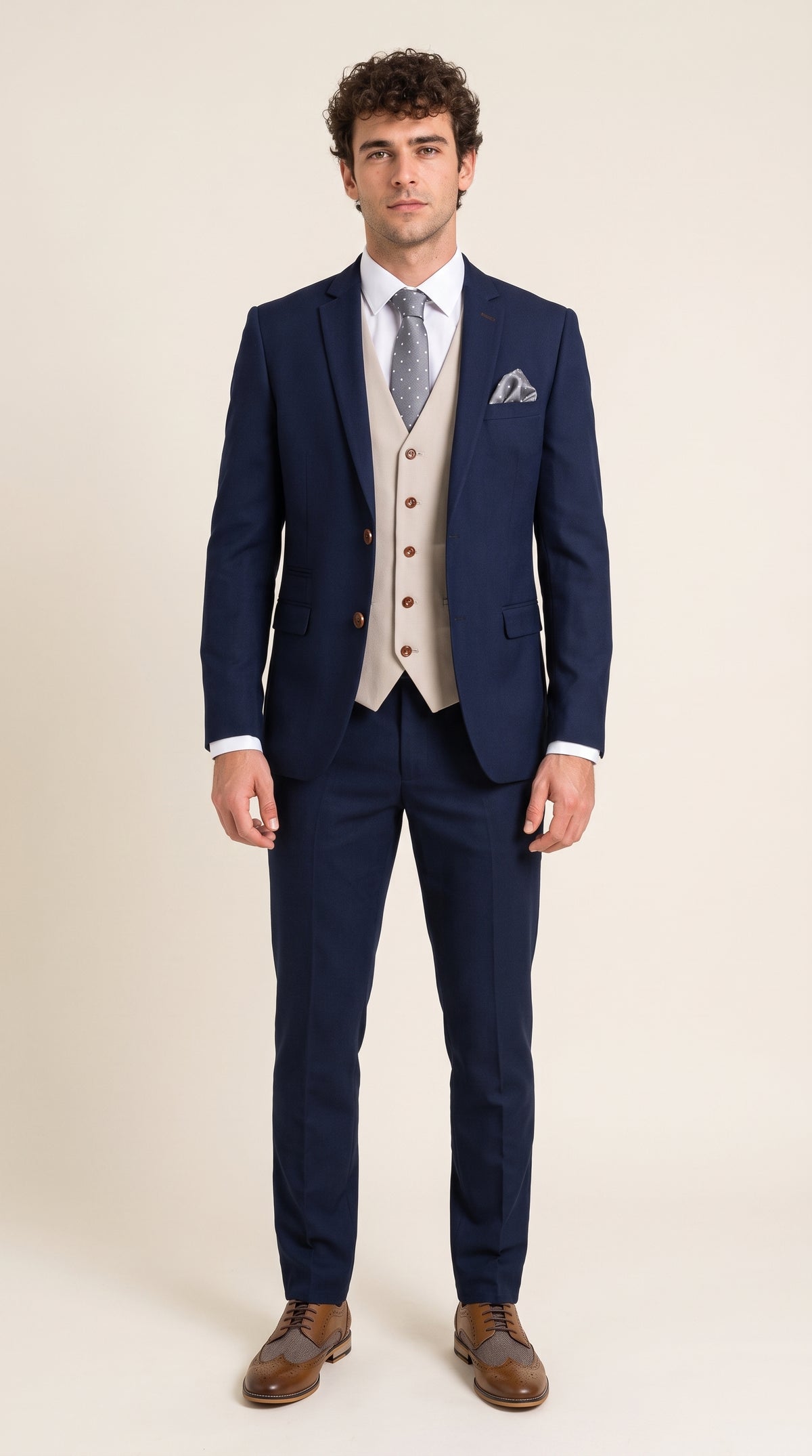 Look #395 styled with Mayfair - Мъжки тъмносин костюм от 3 части с кремава жилетка