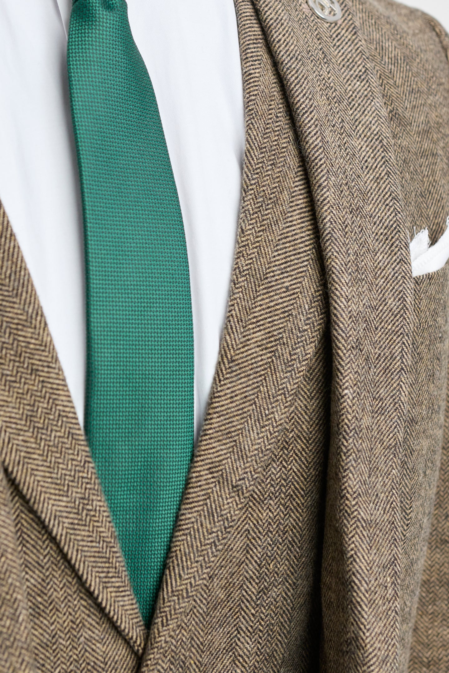 Костюм от 3 части от туид с рилен мотив в дъбово-кафяв цвят