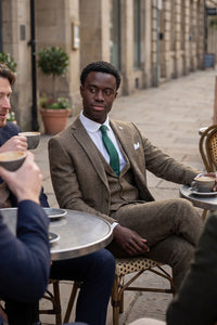 Костюм от 3 части от туид с рилен мотив в дъбово-кафяв цвят