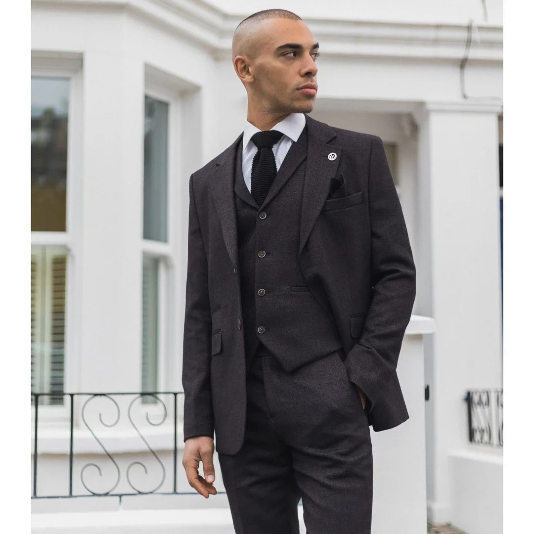 Мъжки костюм от 3 части от туид с рилена кост