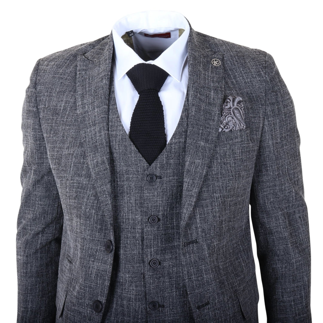 IM33 - Мъжки черен костюм от 3 части с приталена кройка