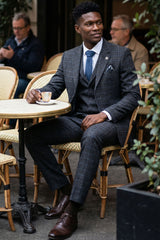 Мъжки костюм от 3 части с сив тартан и каре