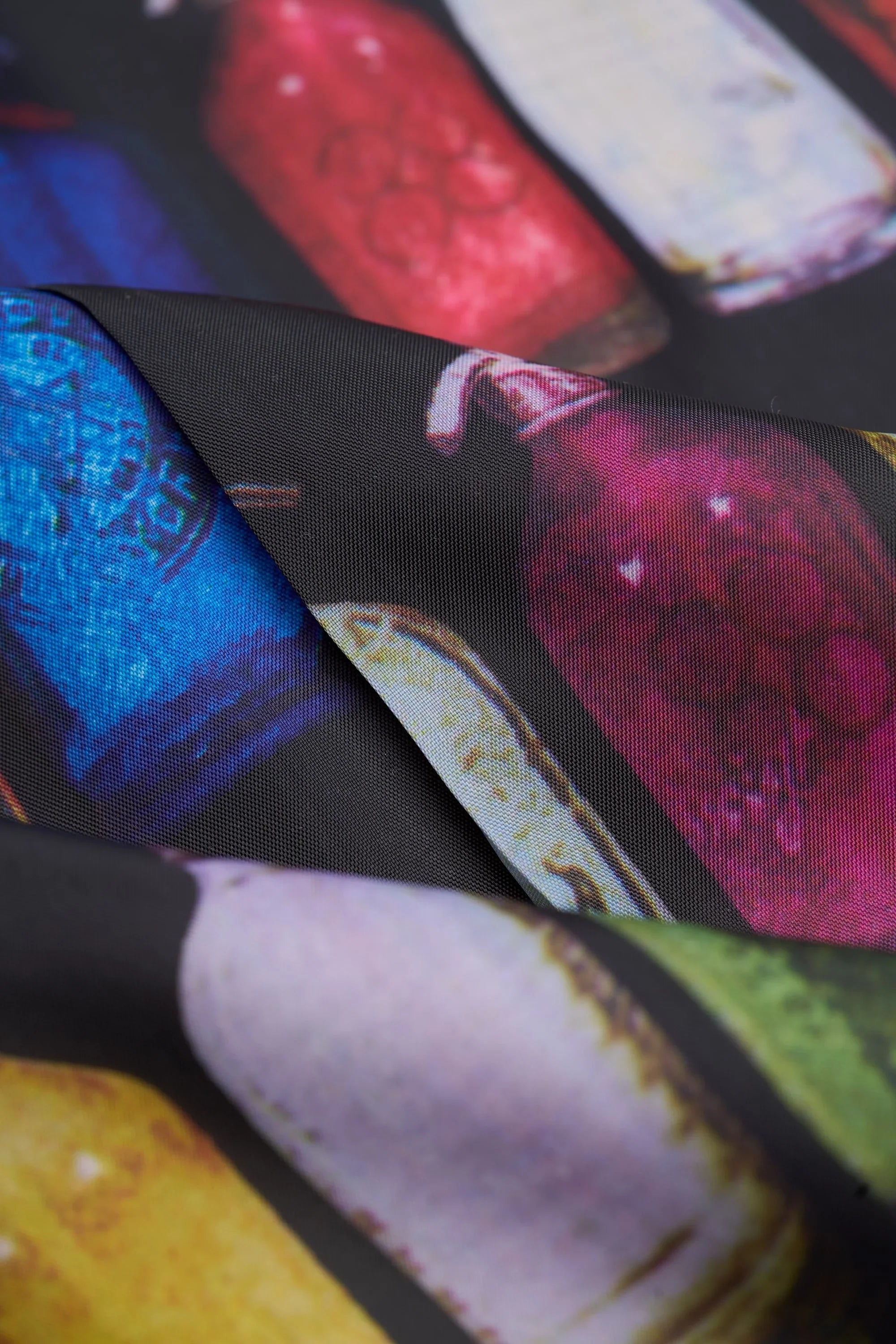 Мъжки тъмносин кариран костюм от 3 части с контрастен кремав цвят Елек