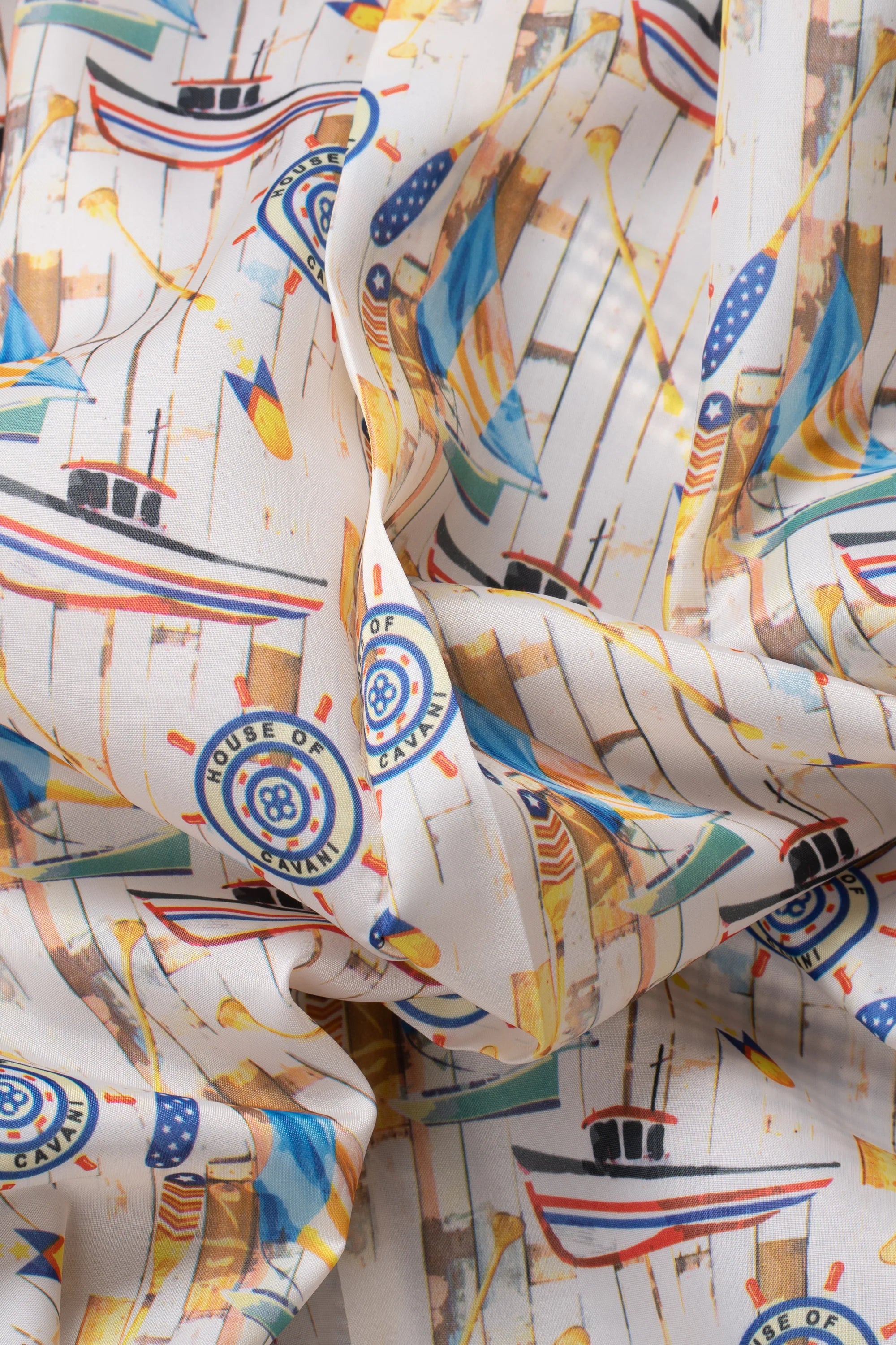 Мъжки бежов тъмносин кариран костюм