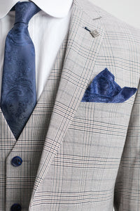 Мъжки светлосив костюм от 3 части Hugo с тъмносиньо каре и кадифени кантове