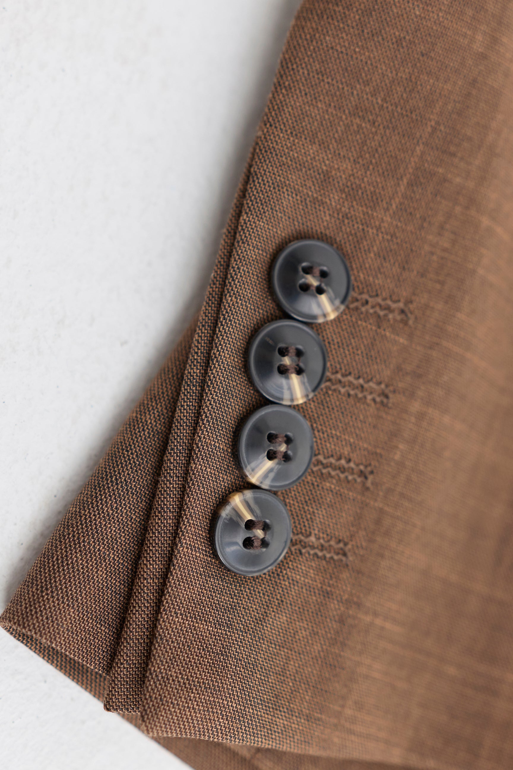 Мъжки костюм от 3 части James, обикновен кафяв, с класическа кройка