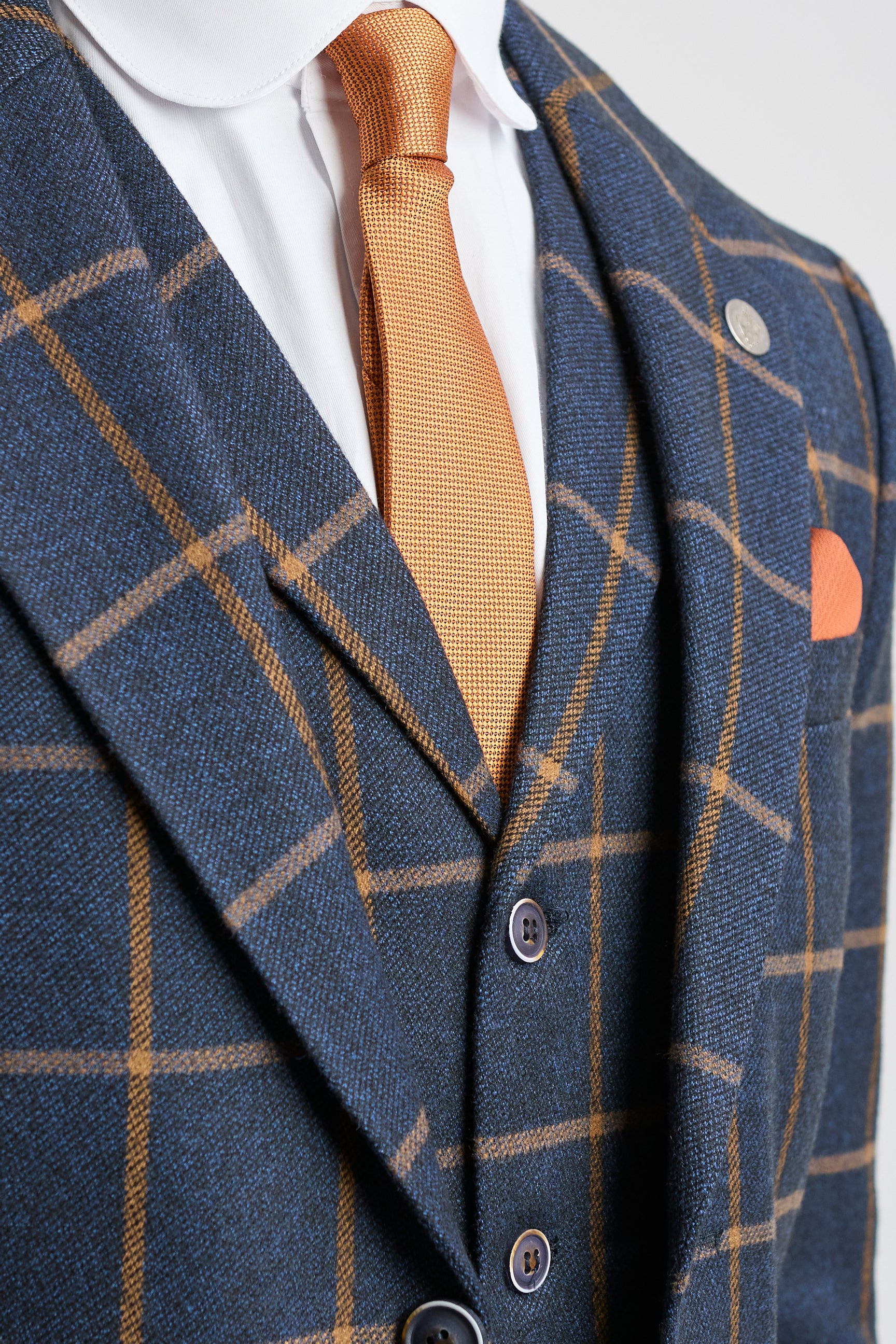 Мъжки вълнен костюм от 3 части с каре от туид и рибена кост - тъмносин