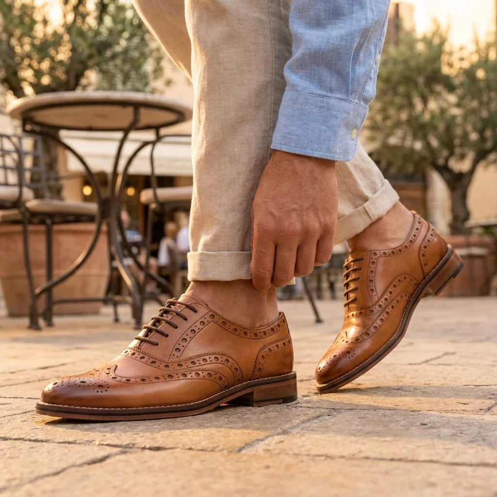 Мъжки кафяви кожени оксфордски обувки тип „wingtip“ в кафяво