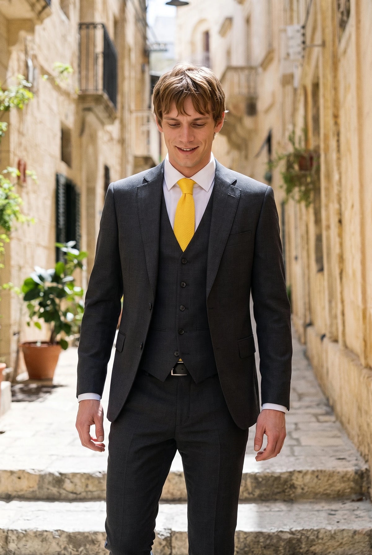 Мъжка жълта плетена вратовръзка