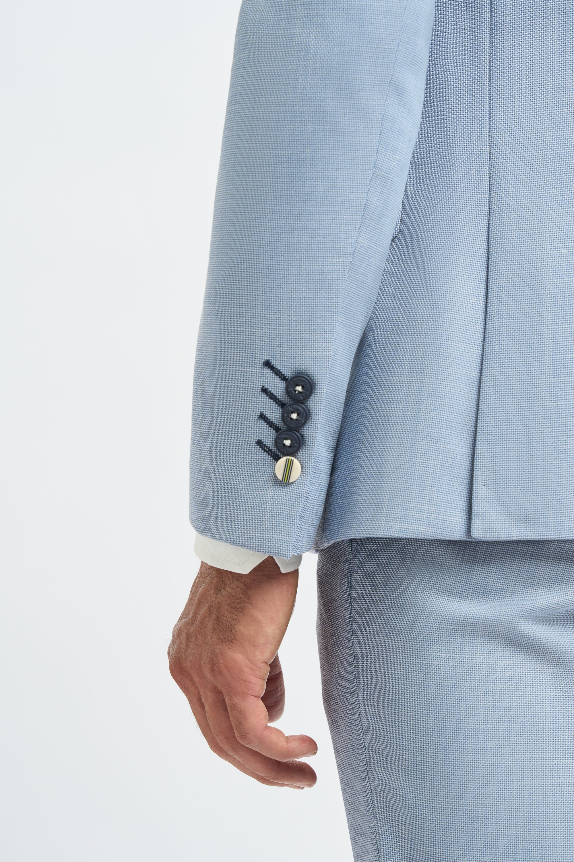 Мъжки костюм от 3 части, светлосин, летен ленен, вталена кройка, класически за сватба и бал