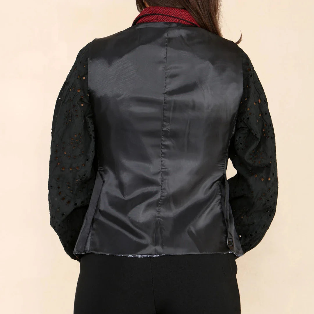 Дамски туид с рилен мотив Елек  Класическо червено вино от 20-те години на миналия век