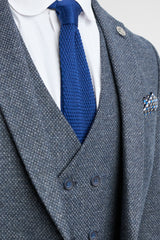 Мъжки тъмносини костюм от 3 части с двуредно закопчаване